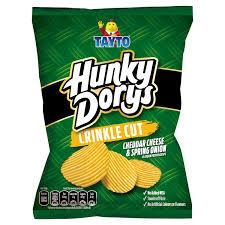 Tayto Hunky Dorys Crinkle Cut Cheddar Cheese & Spring Onion Flavour Potato Crisps 37g( BB 28/07/2026)